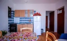 Apartments with a parking space Barbat Rab - 14431 