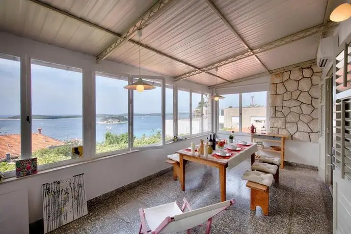 Apartments by the sea Hvar - 14197 