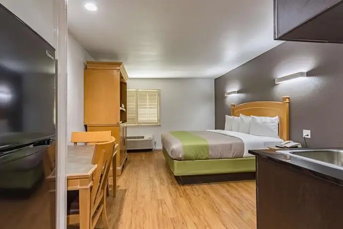 Studio 6 Plano 