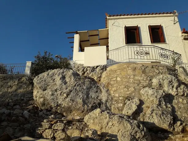 Unique traditional sea view house 