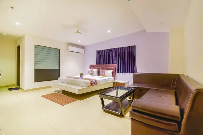 OYO 9198 Pentagon Residency 