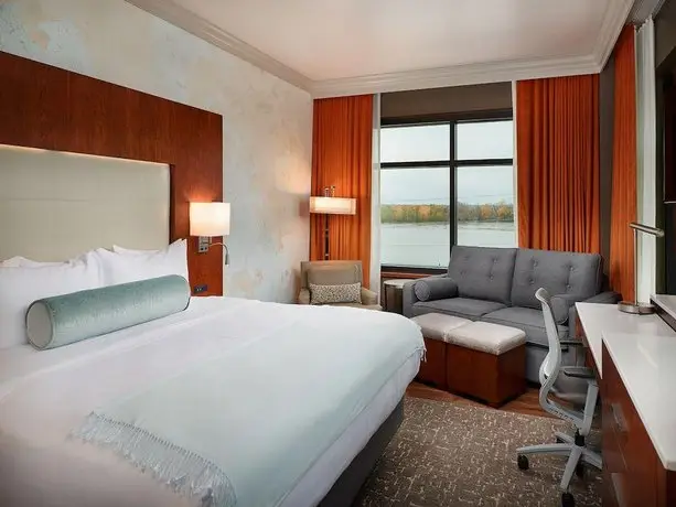 The Merrill Hotel & Conference Center Muscatine a Tribute Portfolio Hotel 