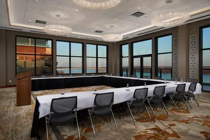 The Merrill Hotel & Conference Center Muscatine a Tribute Portfolio Hotel 