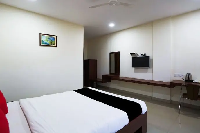 OYO 10271 Hotel Guest INN 