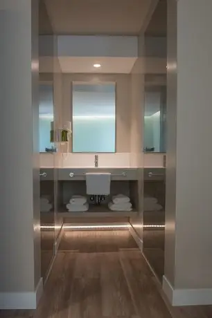 Kubic Athens Smart Hotel 