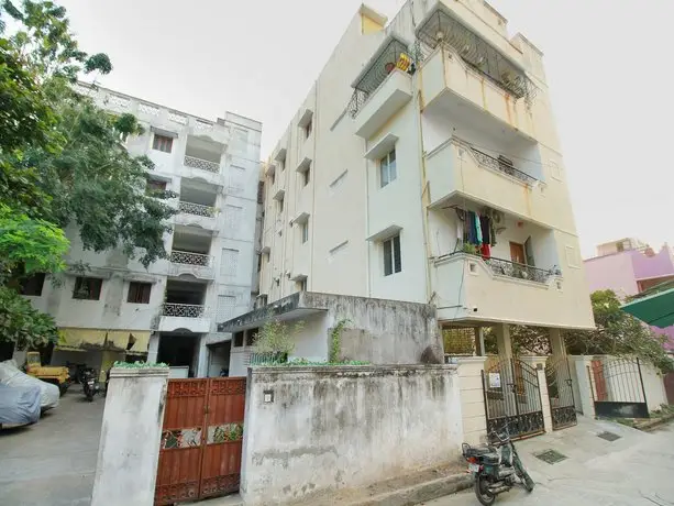 OYO 11358 Home Compact 2BHK Near Promenade Beach 