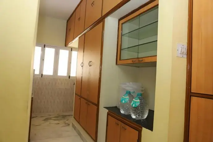 Aishwaryam Service Apartment