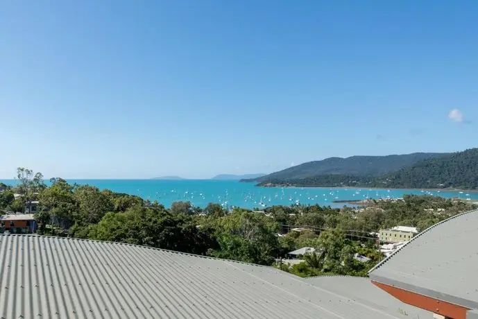 Paradise Penthouse at Waves - Airlie Beach