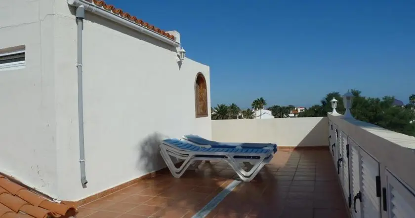 5 Bed Villa With Free Wifi 6 Seater Hot Tub & Spectacular Sea & Golf Views