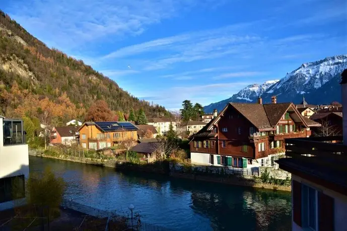 AUSFinn-Apartments Old Town Unterseen RIVERSIDE 2