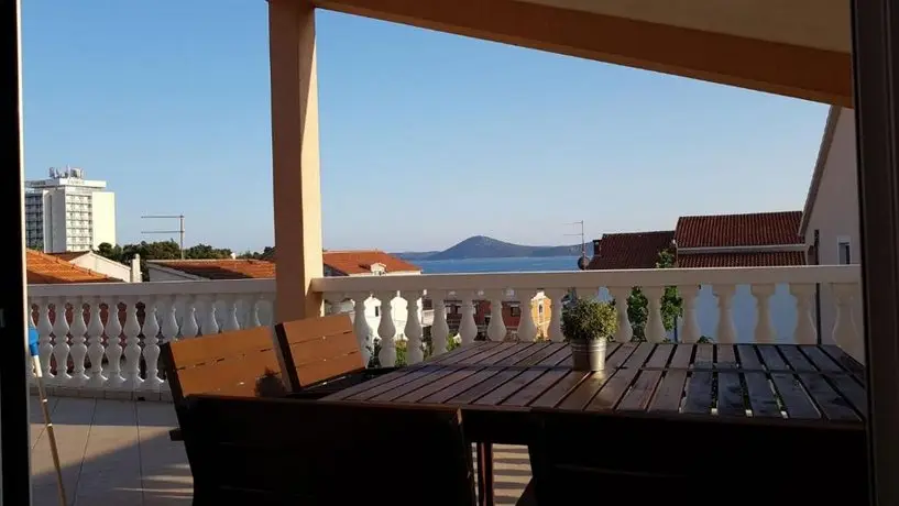 Apartmani Mira Vodice