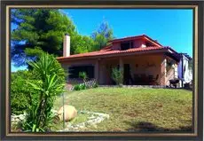 Residence on the Hill near the Sea 