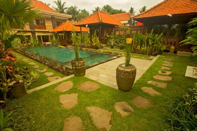 Ratna Villa 4