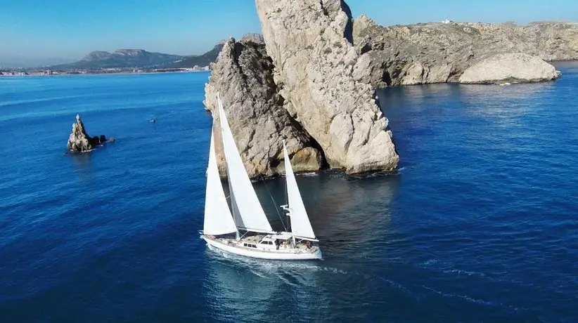 Restless Spirit Sailing Yacht