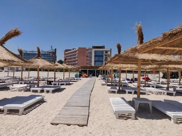 Mamaia Beach Side