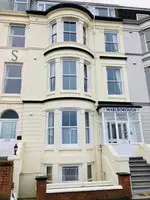 The Marlborough Sea View Holiday Apartments 