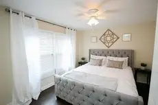 Belmont Heights LB King Bed Super Fast WiFi 