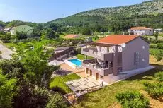 Villa Jelena Omis Split-Dalmatia County 