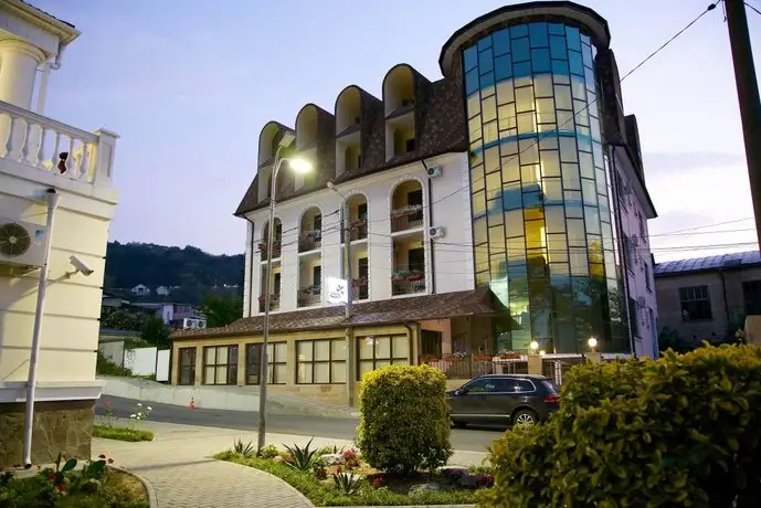 Yuzhnyij Hotel