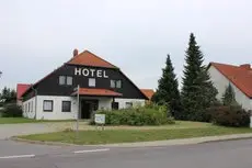 Hotel Le Petit Schonefeld 