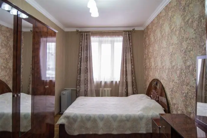 City Center Apartment On Ayni 