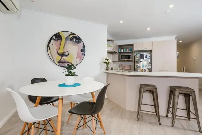 Stylish and Spacious Downtown Mount Maunganui