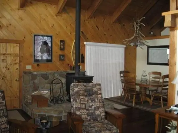 Sugarloaf Cabin at Pagosa Springs - 3 Br Home 