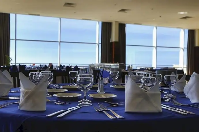 Ever Caparica Beach & Conference Hotel 