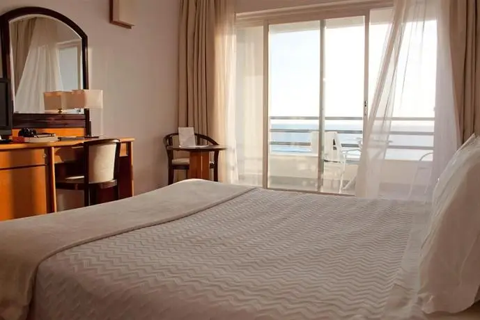 Ever Caparica Beach & Conference Hotel 