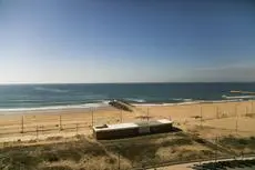 Ever Caparica Beach & Conference Hotel 