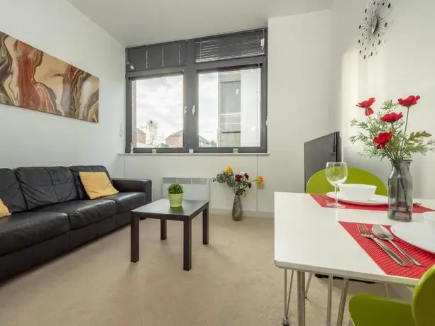 Reading College Serviced Apartment