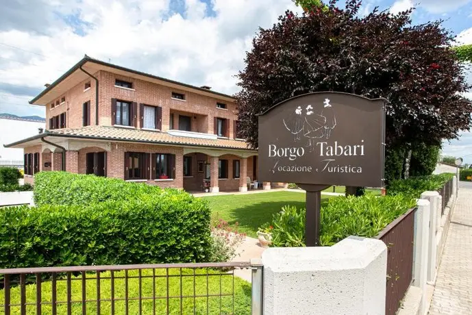 Borgo Tabari Locazione Turistica