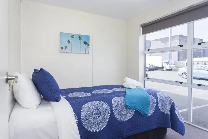 Stylish In Strandon - Great Value Apartment