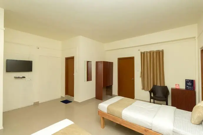 OYO 10796 Hotel Travellers INN 