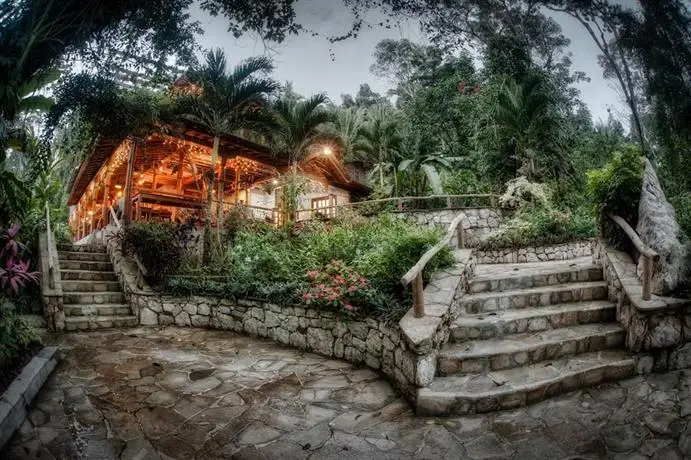 Belize Tree House Resort at Caves Branch 