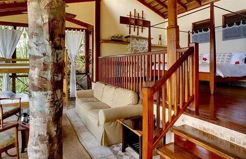 Belize Tree House Resort at Caves Branch 