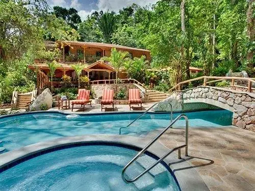 Belize Tree House Resort at Caves Branch 