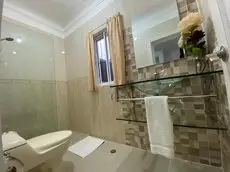 Casa con Piscina y Vigilancia 