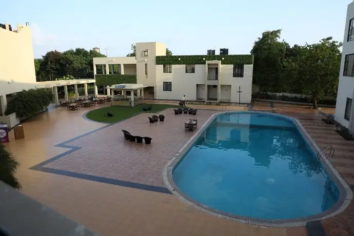 Neel's City Resort