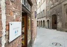 TORRE VINCENTI - Fascinating view in Piazza del Campo 