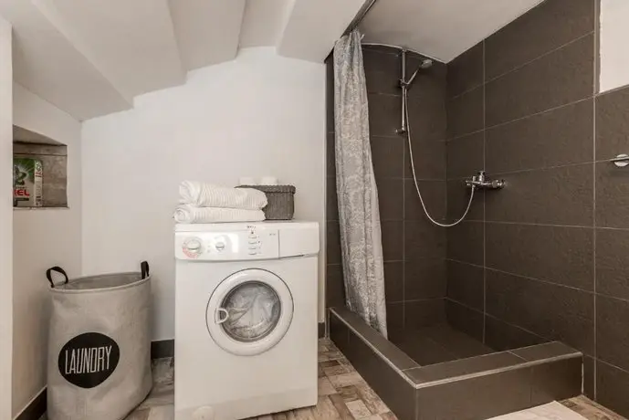 Apartment Stari Dvor Kastel Luksic