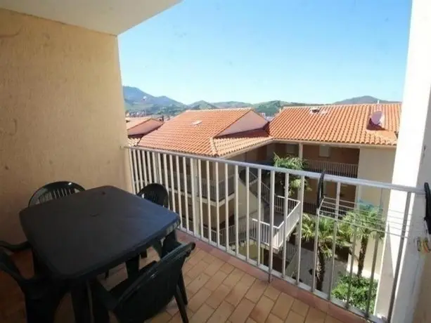 Apartment Appartement f2 terrasse 4 pers acces wifi parking dans la residence