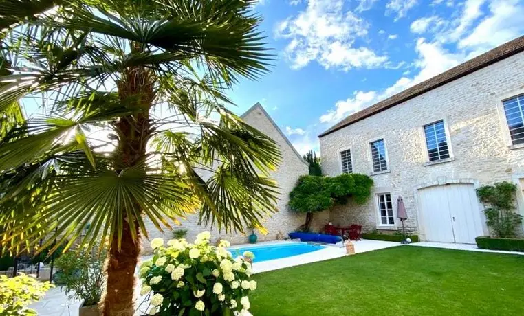 LE JARDIN Chambre de charme piscine a Meursault