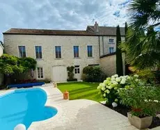 LE JARDIN Chambre de charme piscine a Meursault 