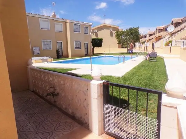 Ground Floor Apartment Overlooking Pool 