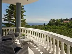 Mont Bleu Luxury Villa 