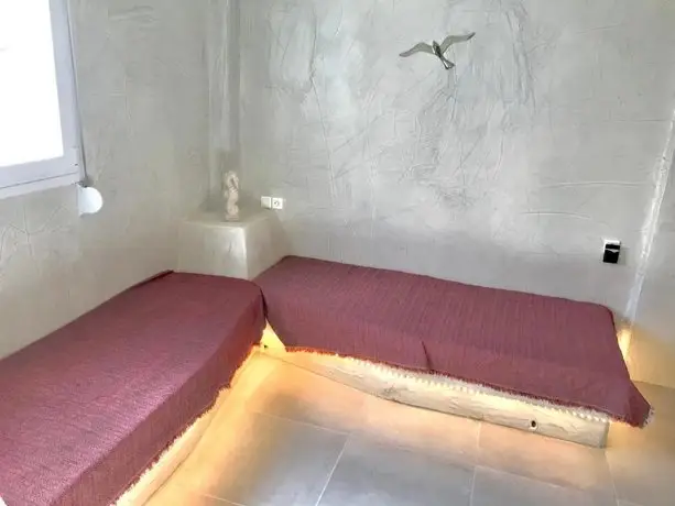 The Muse of Santorini Private Jaccuzzi Suite 