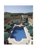 Qronfli Villa Accommodation With Swimming Pool 