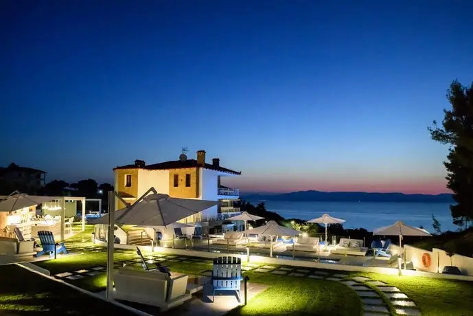 Villa D'Oro - Luxury Villas & Suites 