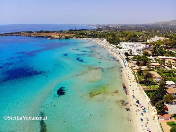 Holiday Donata Fontane Bianche fronte mare